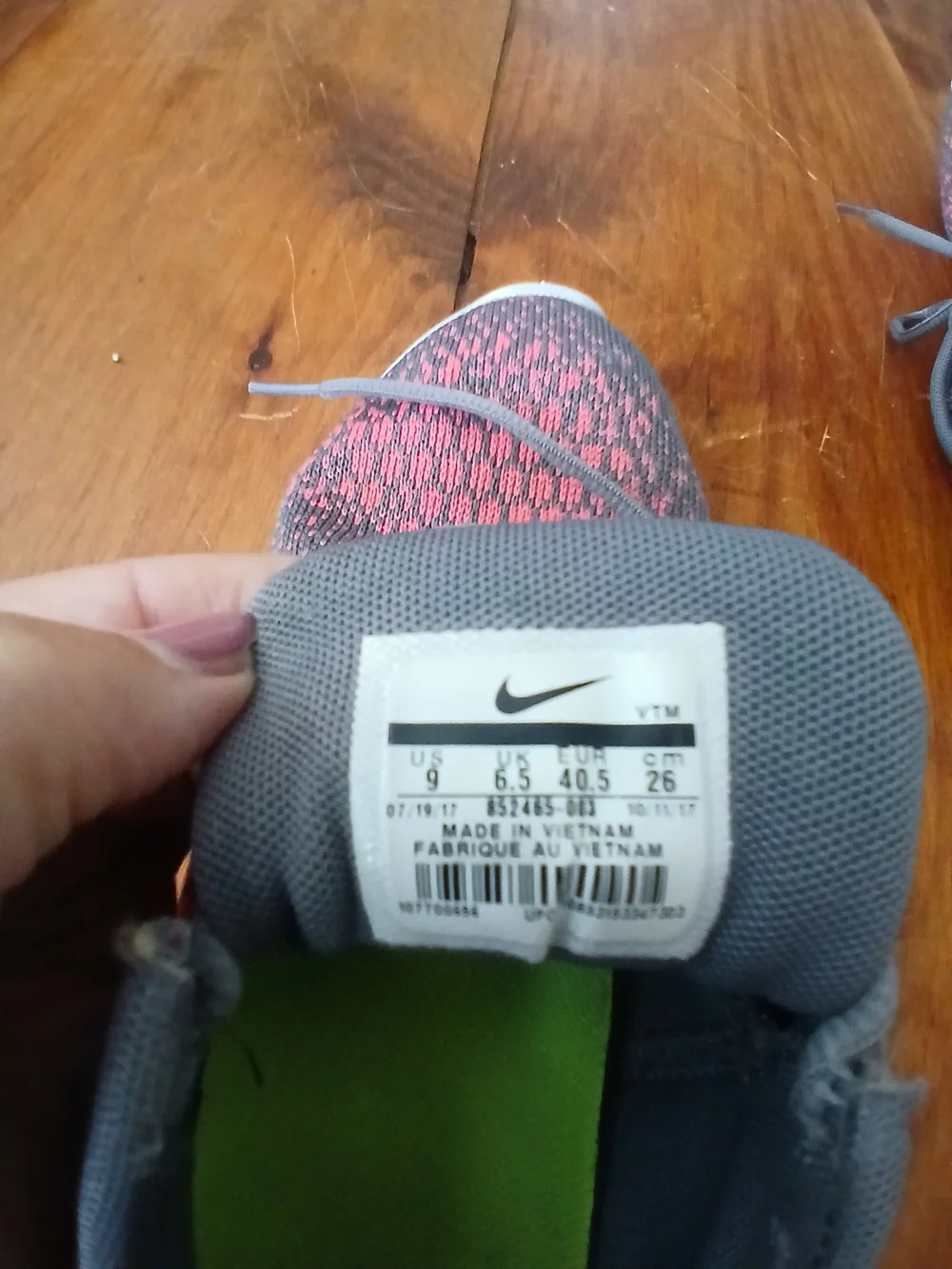 Air Max Nike Sequent 2 Running Shoe Sz 9.  Cool Gray Hot Punch.